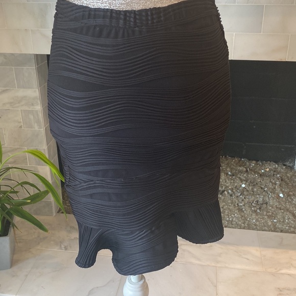 Opening Ceremony Ruffle Wavy Ribbed Black Skirt Size Medium - Picture 3 of 14